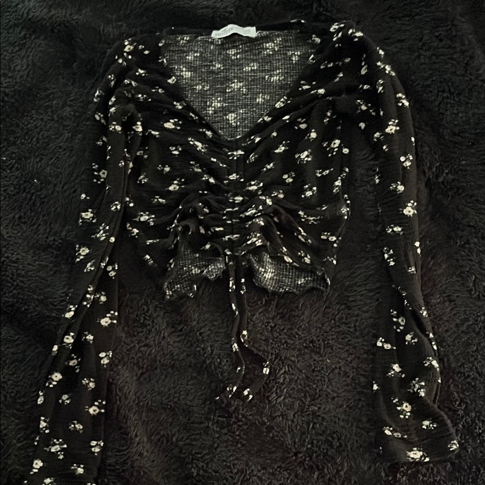 Hollister Black and White Ruched Crop Top